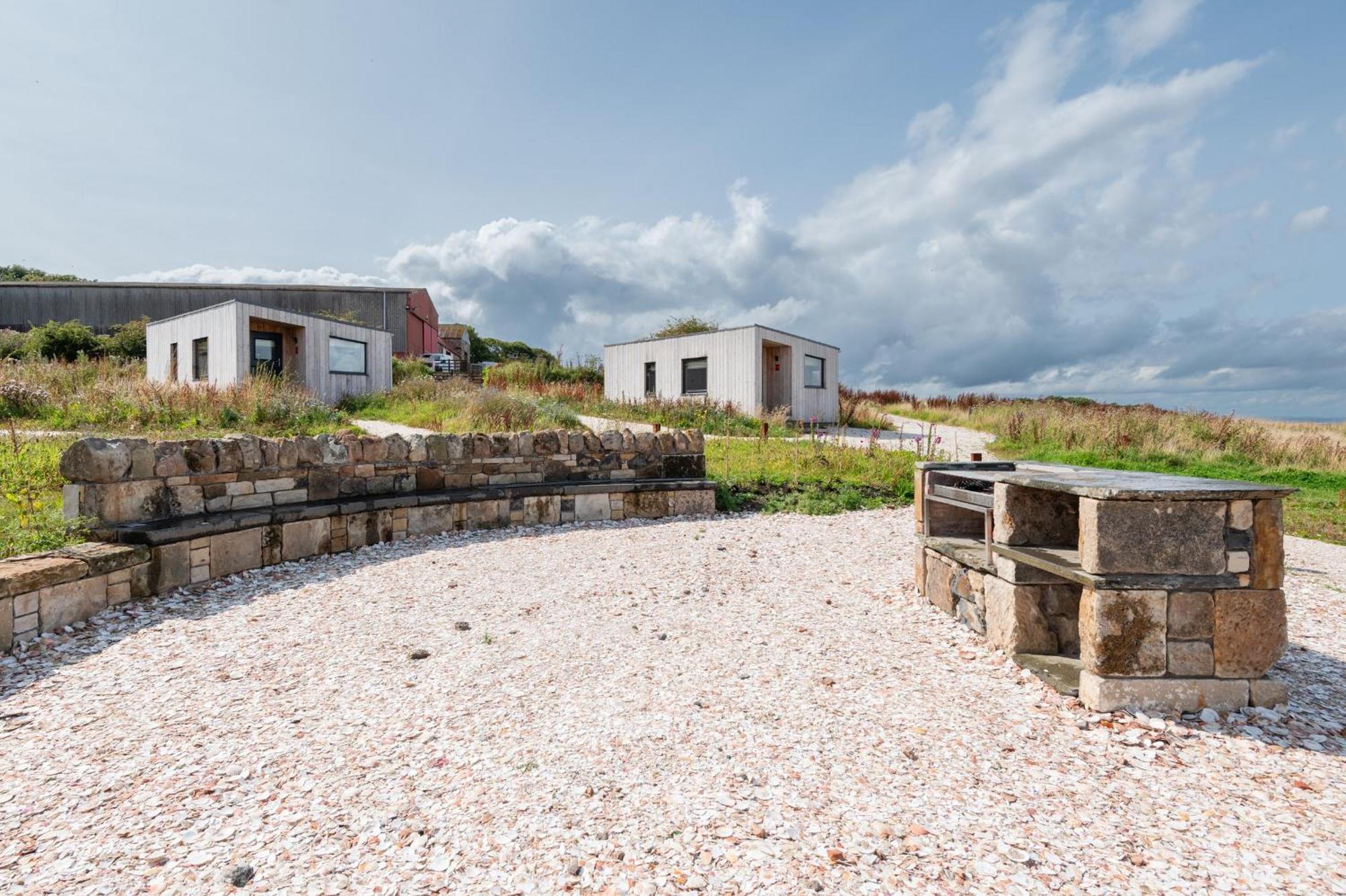 סנט אנדרוס Rustic Cabins, Sea Views From Rewilded Farm With Highland Cows מראה חיצוני תמונה