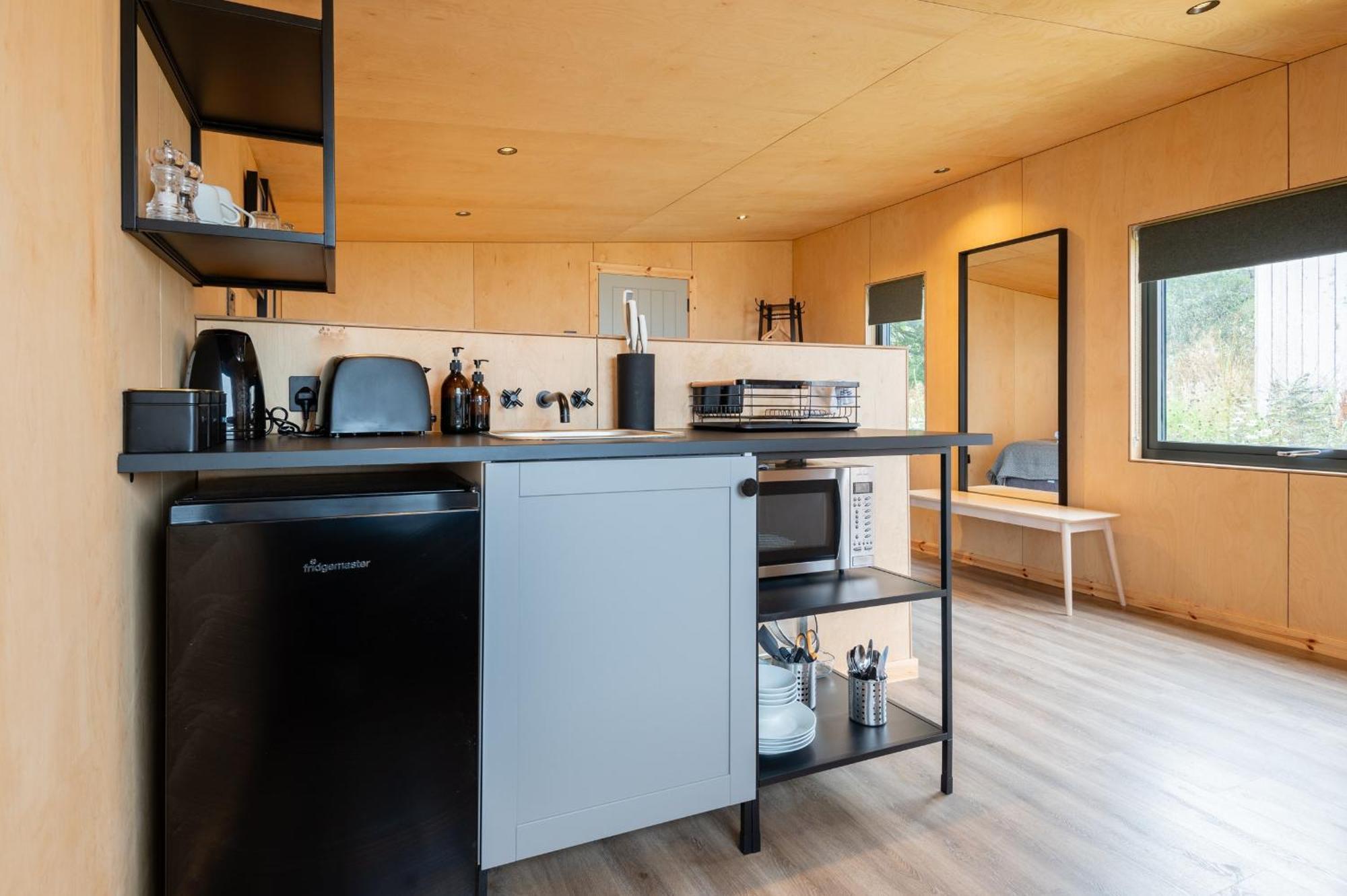 סנט אנדרוס Rustic Cabins, Sea Views From Rewilded Farm With Highland Cows מראה חיצוני תמונה